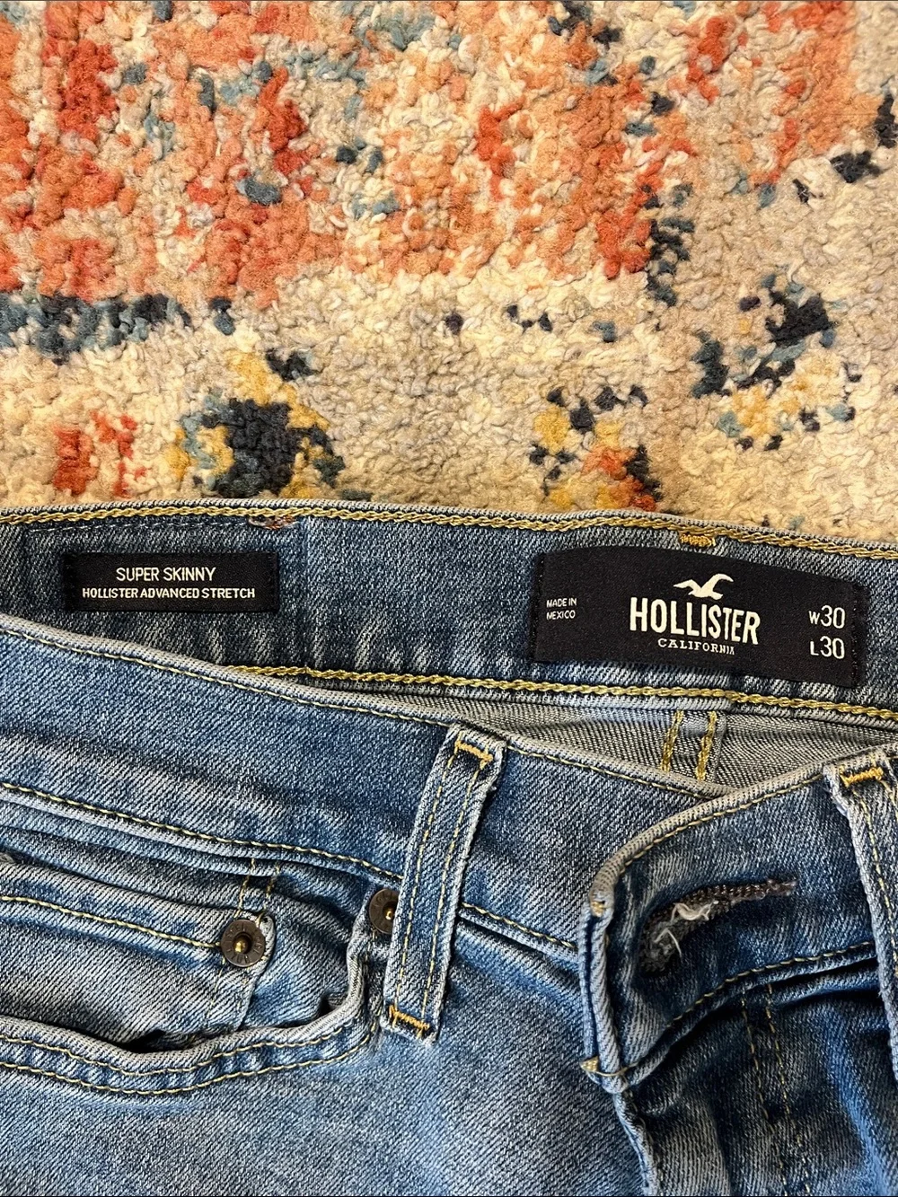 Hollister Men's Skinny Jeans in Faded Blue Wash